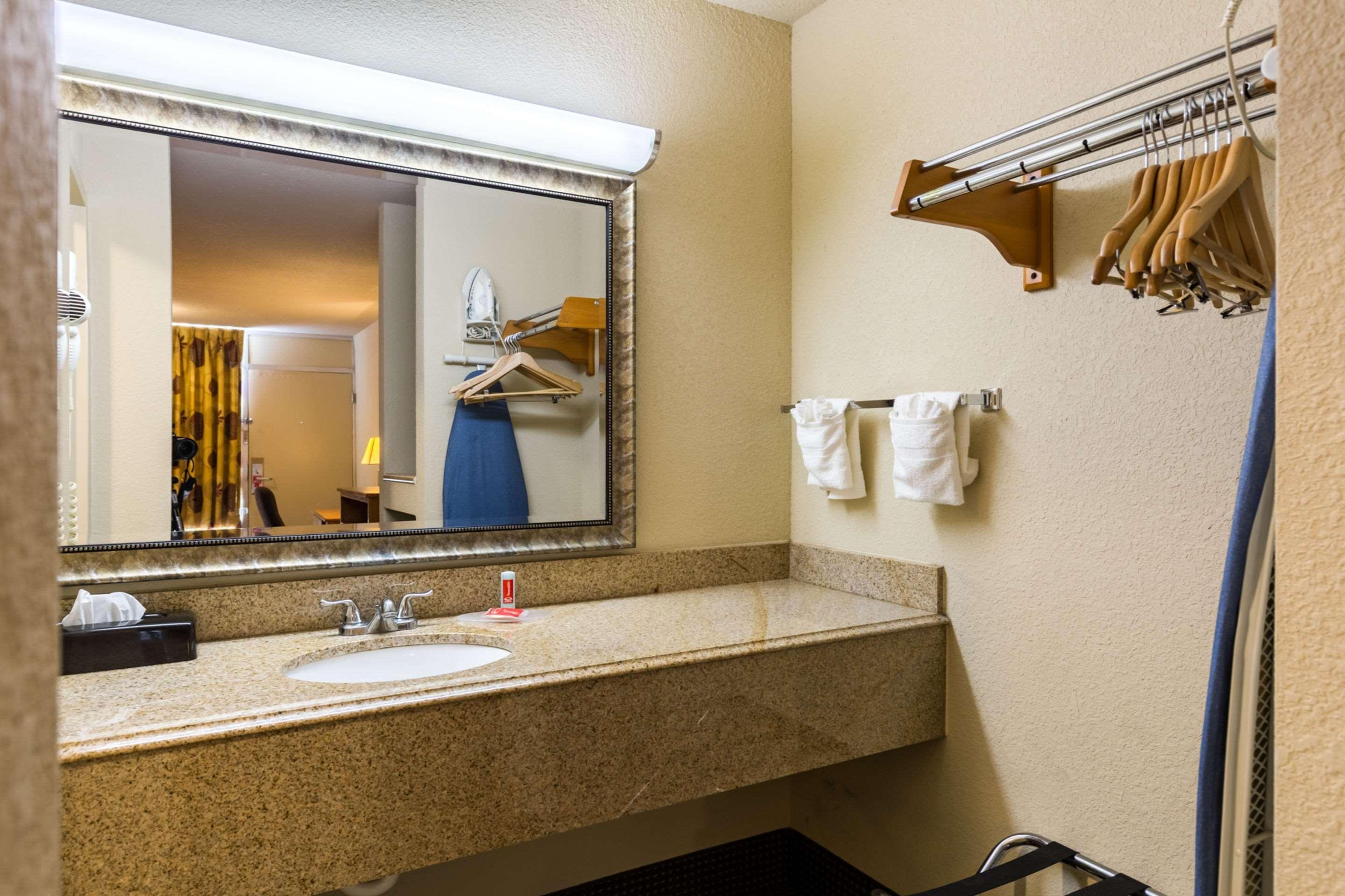 Econo Lodge Baytown Εξωτερικό φωτογραφία
