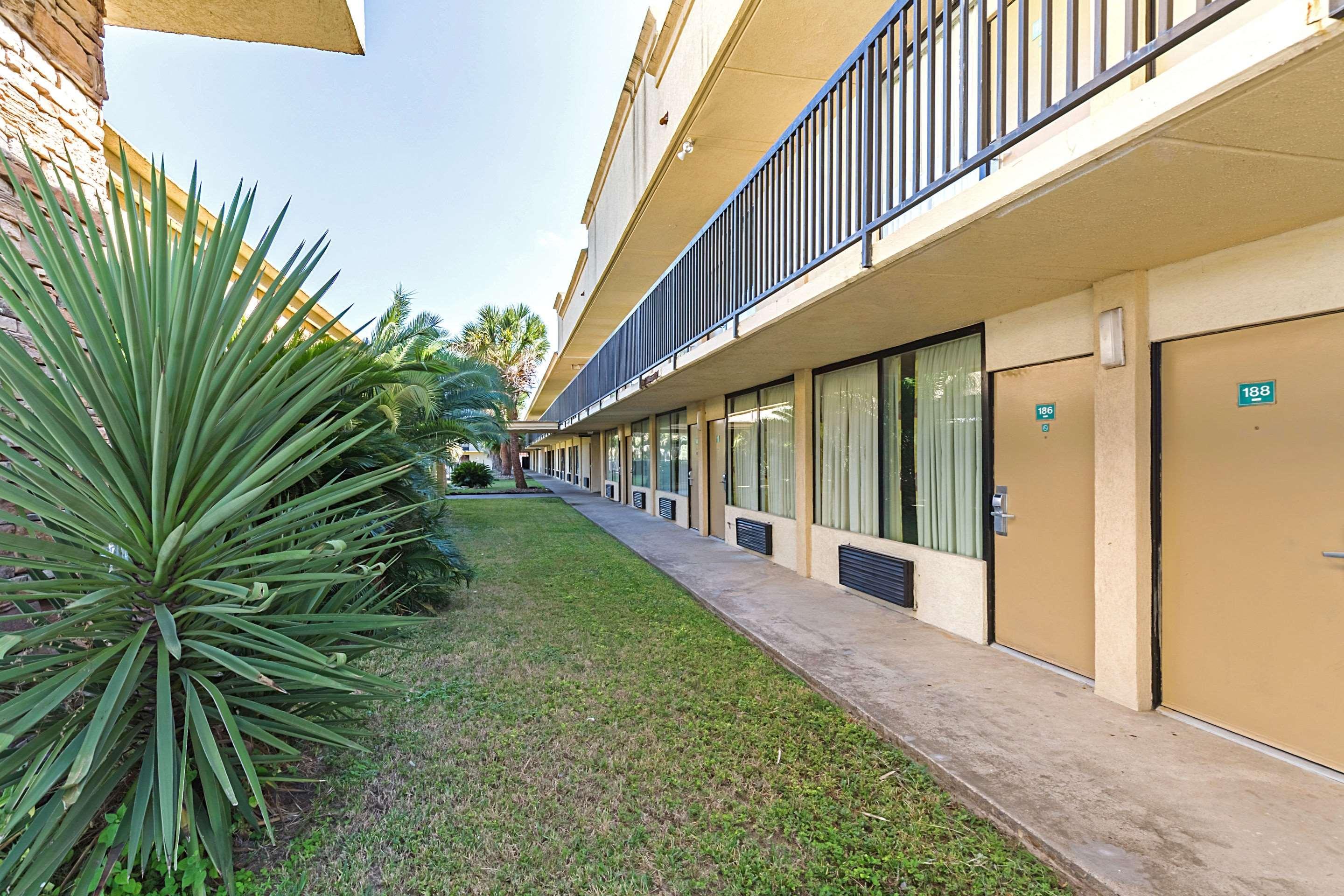 Econo Lodge Baytown Εξωτερικό φωτογραφία